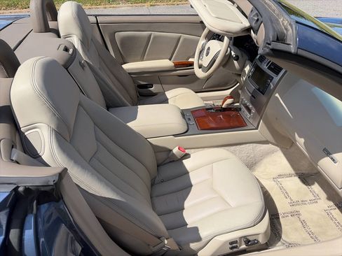 Used 2005 Cadillac XLR RWD image 31
