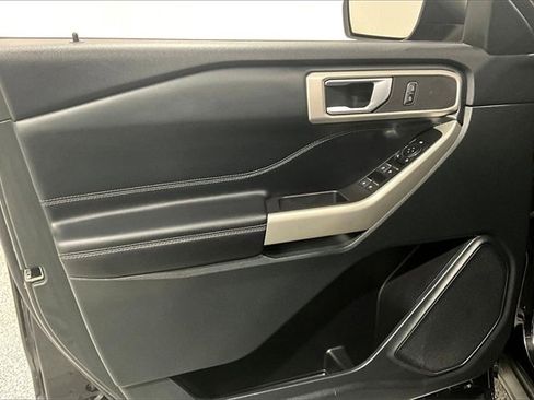 Used 2023 Ford Explorer XLT image 21