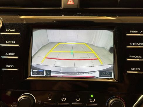 Used 2018 Toyota Camry LE w/ Convenience Package FWD image 25