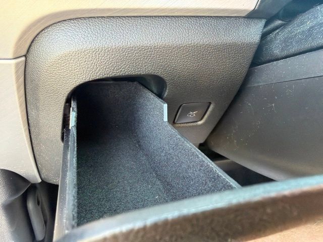 Used 2018 Ford Mustang Premium RWD image 26