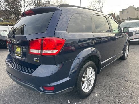 Used 2017 Dodge Journey SXT w/ Comfort/Convenience Group image 5