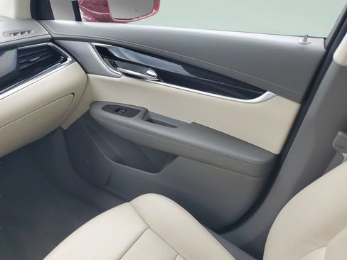 Used 2020 Cadillac XT6 Premium Luxury FWD image 12