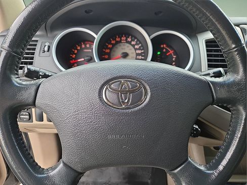 Used 2006 Toyota Tacoma PreRunner RWD image 24