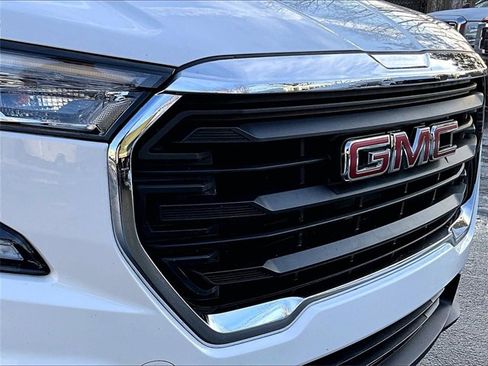 Used 2024 GMC Terrain SLE image 29