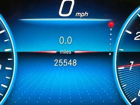 Certified 2022 Mercedes-Benz GLB 250 4MATIC image 31