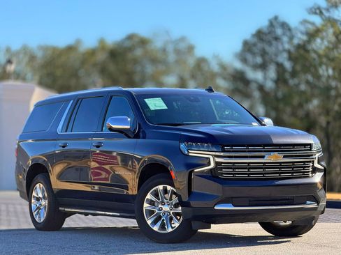 Used 2023 Chevrolet Suburban Premier image 5