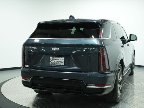 Used 2025 Cadillac Escalade IQ Luxury 2 w/ LPO, Premium Carpet Package AWD/4WD image 8