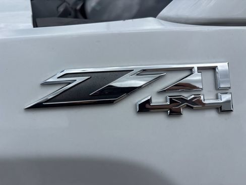 Used 2018 GMC Sierra 1500 SLT w/ SLT Premium Package AWD/4WD image 9