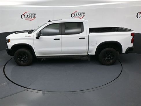 Used 2023 Chevrolet Silverado 1500 ZR2 w/ Technology Package image 18