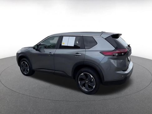 Used 2025 Nissan Rogue SV FWD image 10