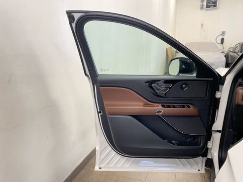 New 2026 Lincoln Aviator Reserve w/ Jet Appearance Package image 16