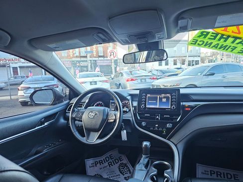 Used 2021 Toyota Camry SE image 16
