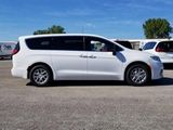 New 2026 Chrysler Pacifica Select image 3