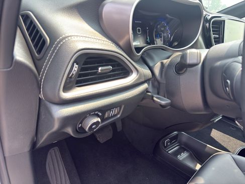 New 2026 Chrysler Pacifica Select w/ S Appearance Package FWD image 14
