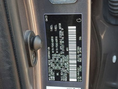 Certified 2021 Lexus GX 460 Premium w/ Premium Package AWD/4WD image 30