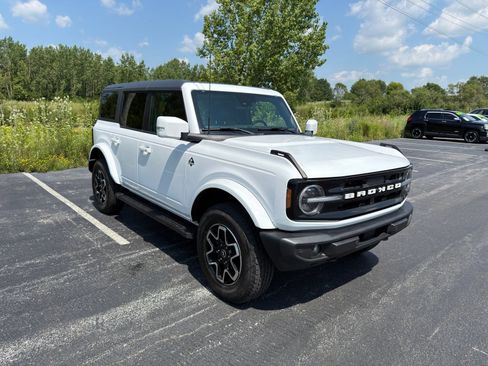 Used 2024 Ford Bronco Outer Banks AWD/4WD image 9