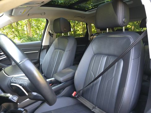 Used 2024 Audi Q8 e-tron Premium AWD/4WD image 13