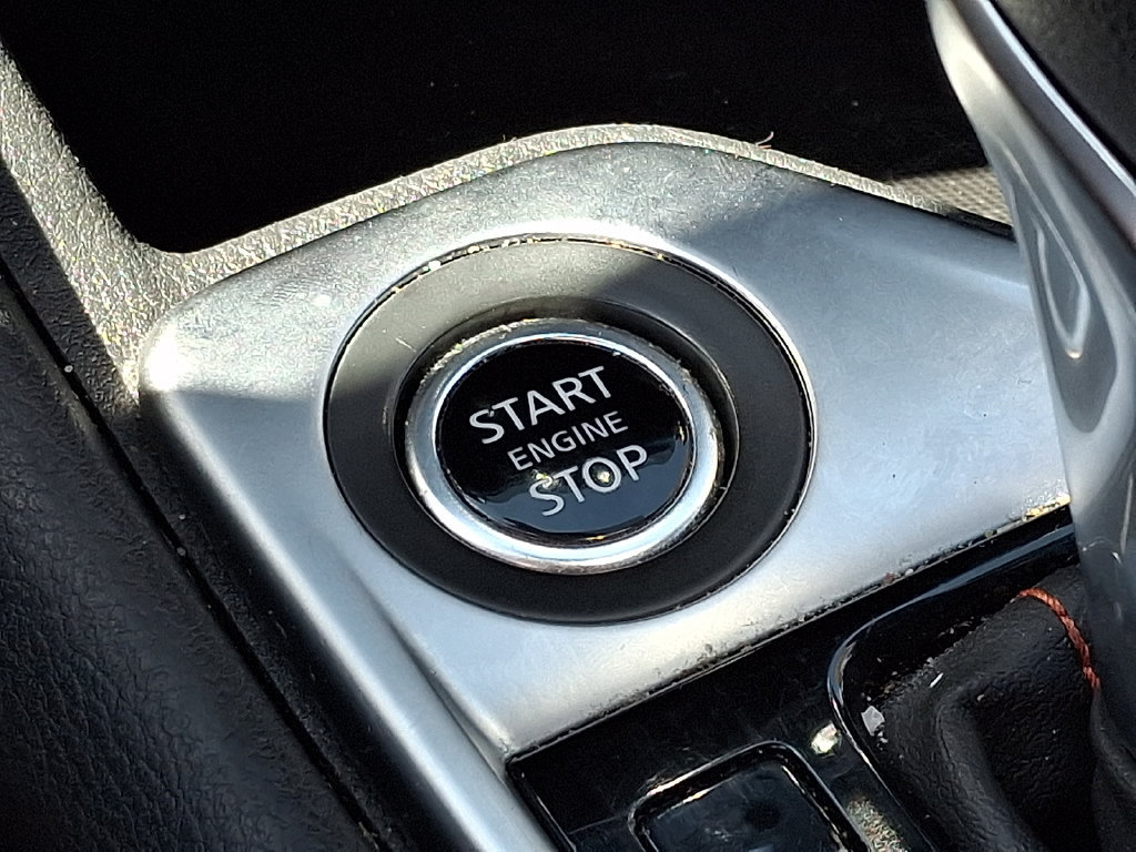 Used 2025 Nissan Sentra SR FWD image 24