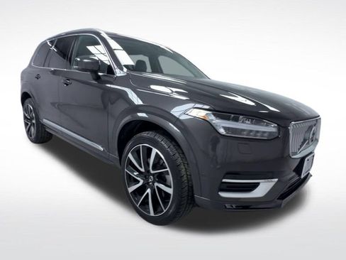 Used 2024 Volvo XC90 B6 Ultimate w/ Protection Package Premier AWD/4WD image 2