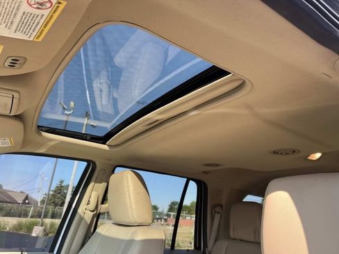 Used 2017 Ford Expedition Limited w/ Equipment Group 301A AWD/4WD image 21