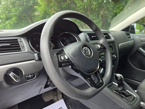 Used 2015 Volkswagen Jetta SE FWD image 20