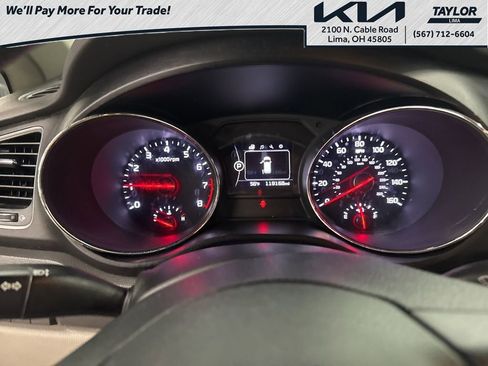 Used 2017 Kia Sedona LX w/ LX Essentials Premium Package image 18