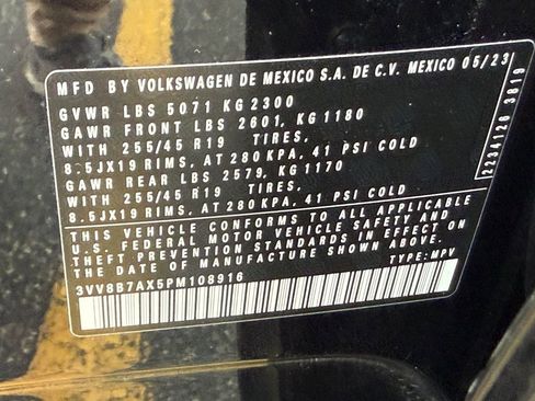 Used 2023 Volkswagen Tiguan SE R-Line image 23