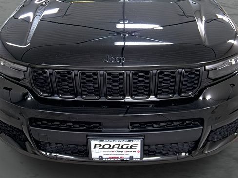 Used 2022 Jeep Grand Cherokee L Laredo AWD/4WD image 16