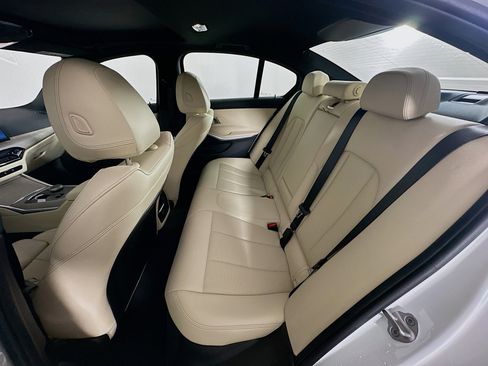Used 2025 BMW 330i Sedan image 30