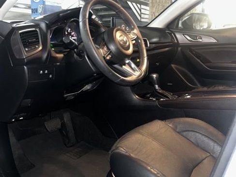 Used 2018 MAZDA MAZDA3 Grand Touring w/ Premium Equipment Package image 8