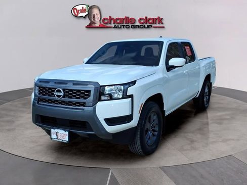 Used 2025 Nissan Frontier SV RWD image 1