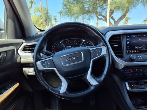 Used 2020 GMC Acadia SLE FWD image 18