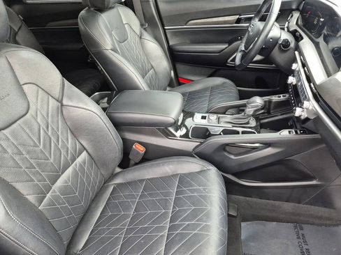 Used 2024 Kia Telluride EX X-Line image 19