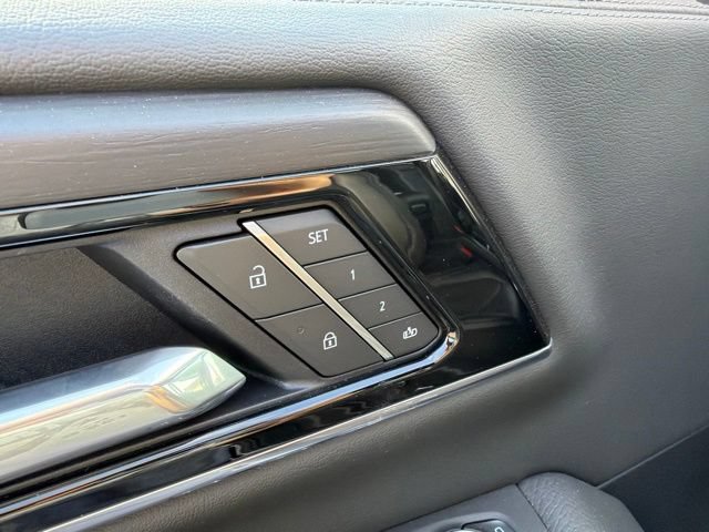 Used 2025 GMC Yukon Denali AWD/4WD image 11