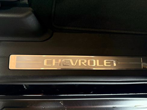 Used 2025 Chevrolet Suburban Premier image 17