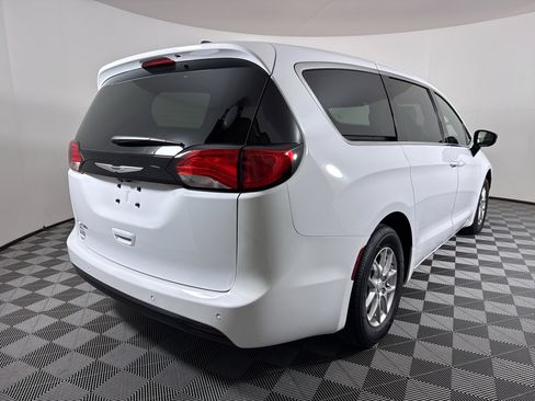 New 2026 Chrysler Voyager LX image 20
