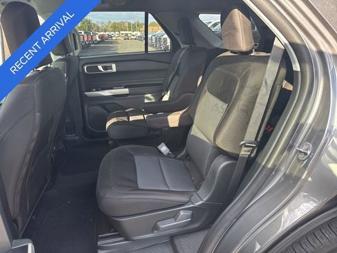 Used 2023 Ford Explorer XLT image 12
