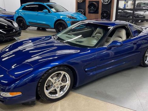 Used 2004 Chevrolet Corvette Coupe w/ Preferred Equipment Group image 1