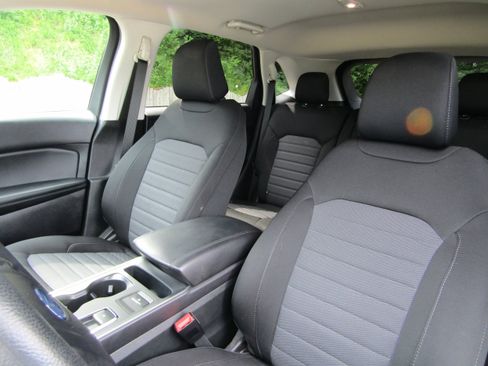 Used 2024 Ford Edge SE w/ Black Appearance Package AWD/4WD image 29
