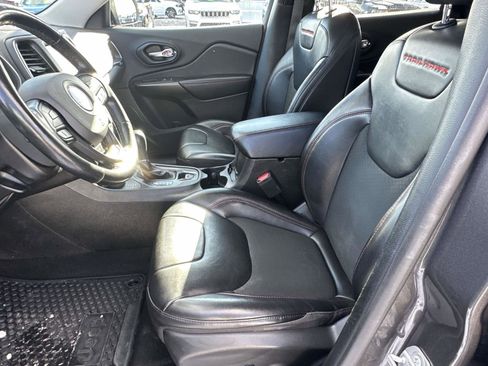 Used 2021 Jeep Cherokee Trailhawk w/ Trailer Tow Group image 18