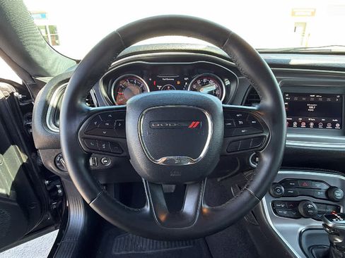 Used 2020 Dodge Challenger SXT RWD image 17