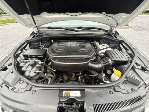Used 2018 Jeep Grand Cherokee Altitude AWD/4WD image 30