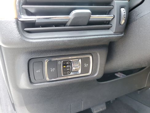 Used 2022 Lincoln Corsair Reserve image 18