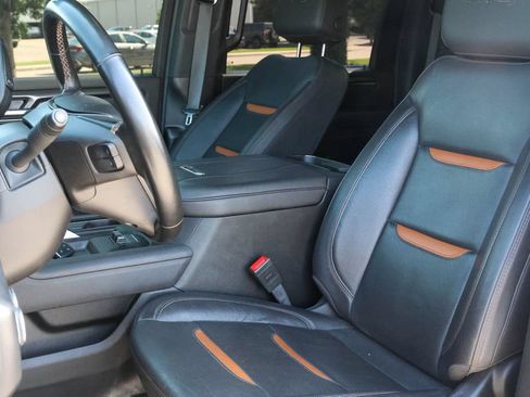 Used 2025 GMC Sierra 2500 AT4 AWD/4WD image 14