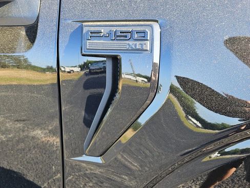 New 2026 Ford F150 XLT w/ XLT Black Appearance Package AWD/4WD image 15