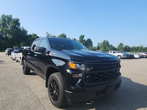 Used 2022 Chevrolet Silverado 1500 Custom AWD/4WD image 7