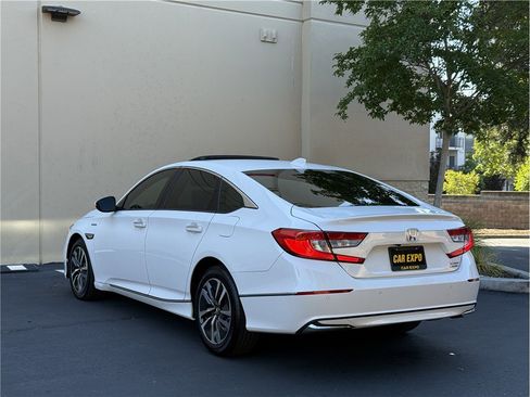 Used 2020 Honda Accord Touring image 4