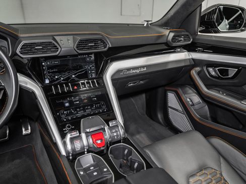 Used 2020 Lamborghini Urus image 30