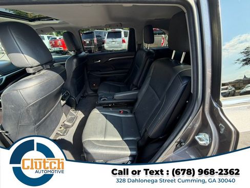 Used 2015 Toyota Highlander Limited w/ Driver Technology Package FWD image 17