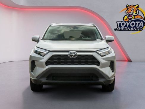 Used 2025 Toyota RAV4 XLE AWD/4WD image 2
